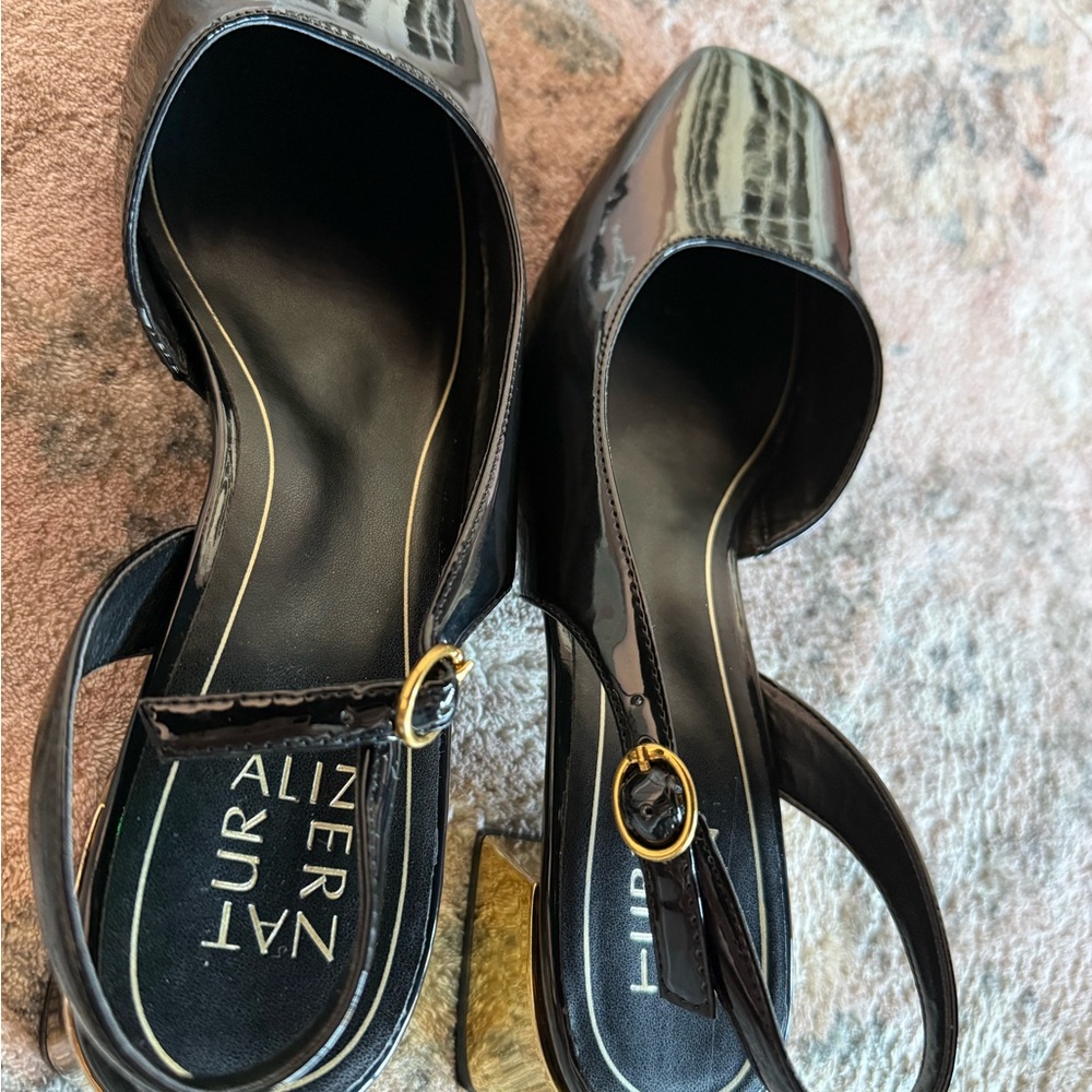 Naturalizer Jayla Black and Gold Women's size 11 Slingbacks - Picture 5 of 5